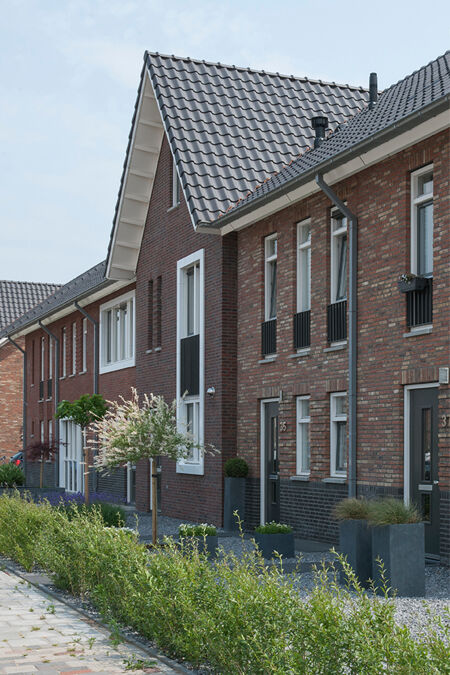 Gevel van één van de 100 gerenoveerde woningen De Contreie in Oosterhout
